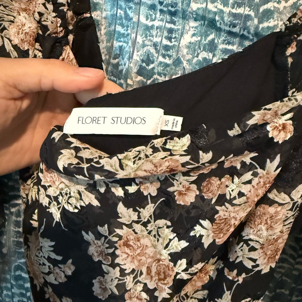 Floret Studios Floral long sleeve Black Dress - Picture 3 of 3